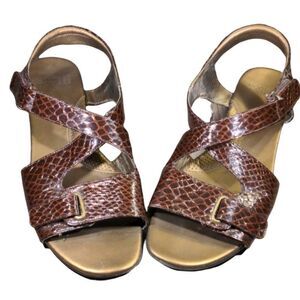 Mootsies Tootsies Brown Faux Snakeskin Sandal SZ10